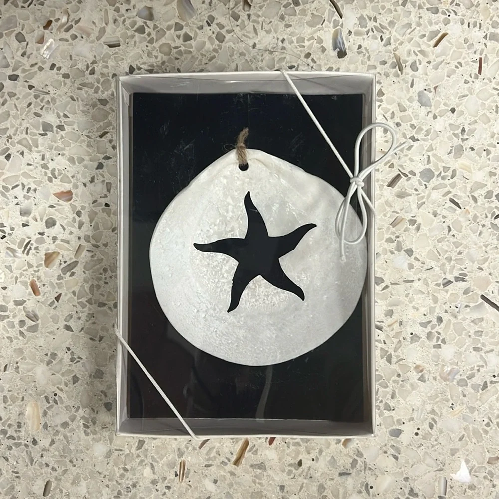NWOT Shell Ornament - Picture 1 of 2